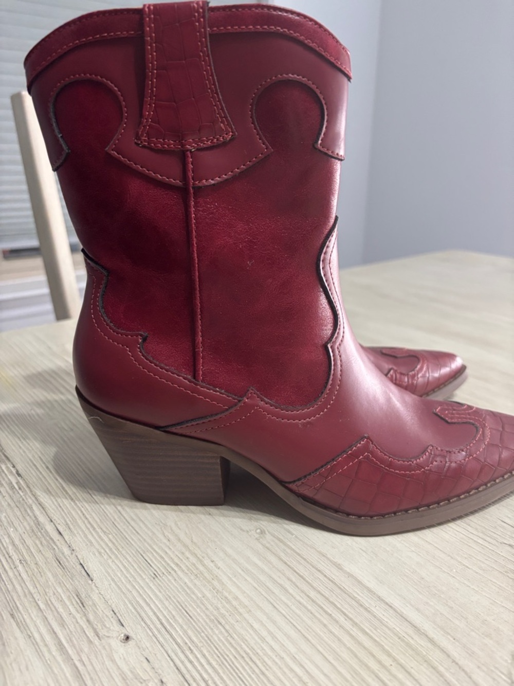 Crown Vintage Burgundy Croc-Embossed Pointed Ankle Booties - Picture 4 of 5